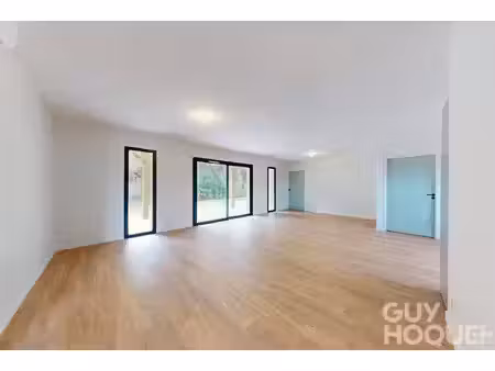 a vendre : maison de plain-pied de 2026 avec garage et jardin