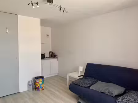 a louer dol de bretagne - centre - studio meuble - 21.75 m²