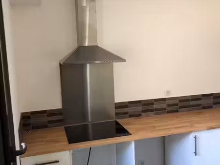 location appartement 3 pièces 67m² st maximin la ste baume 83470