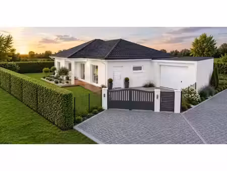 voreppe: plain pied 94m² + garage 18m² sur terrain de 427m²