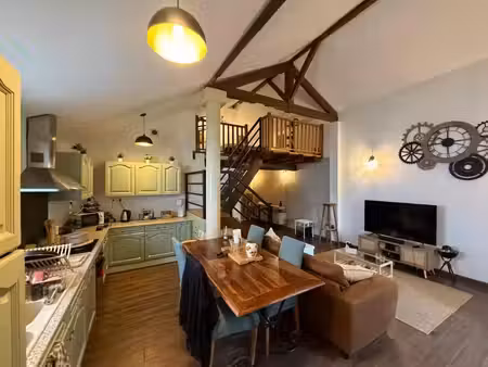 charmante maison avec grand séjour et terrain clos