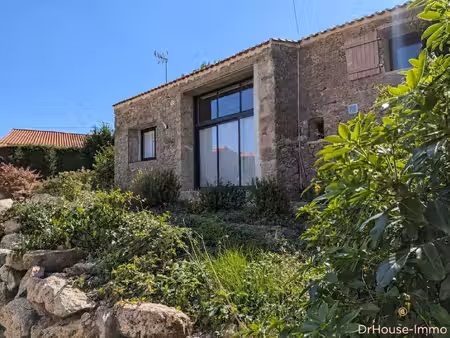 maison rénovée de 100 m² (loi carrez) avec 3 chambres et jardin - saint-étienne-du-bois