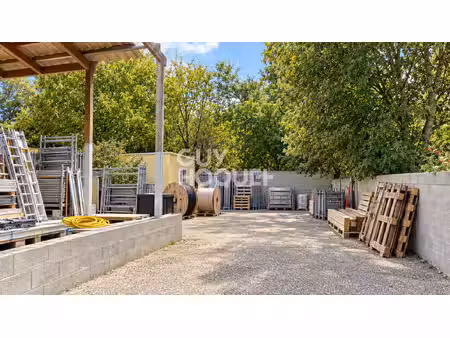local professionnel avec showroom et entrepôt ? parcelle de 530 m²