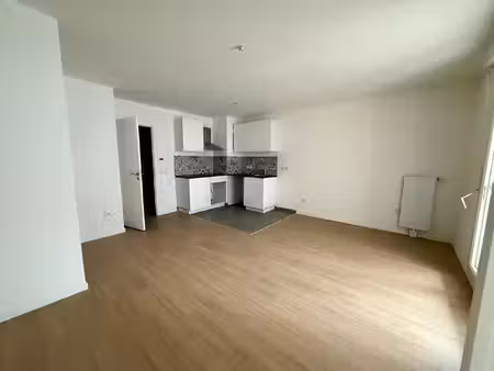 appartement saint pierre du perray 2 pièce(s) 46.80 m2
