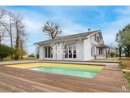 maison de 165 m²  3 chambres et piscine