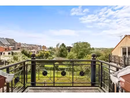 duplex avec 3 chambres  terrasse  garage et cave
