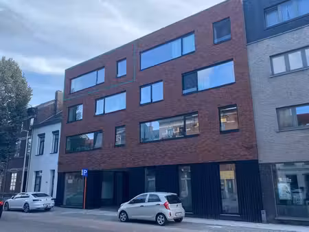 lichtrijk dakappartement met 3 slaapkamers!