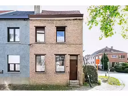 maison +/-154m² avec cour