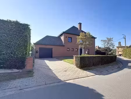 superbe maison 3 facades entierement renovee @ hekelgem