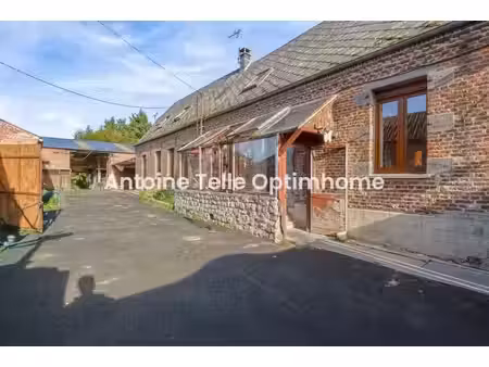 bazuel 59360 - longère individuelle à conforter avec grange  dépendances & jardin clos sur