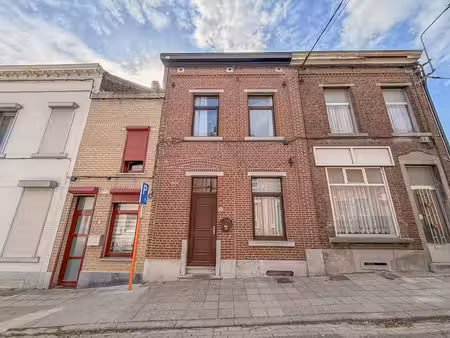 maison proche des commodites