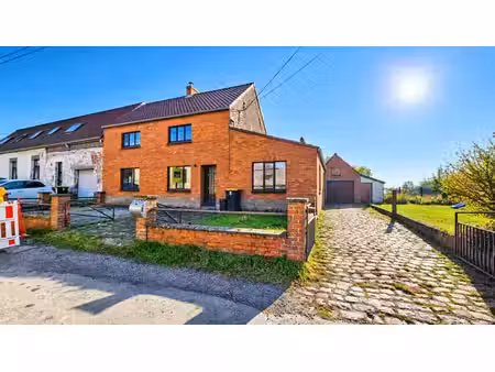 maison habitable rapidement + garage et jardin
