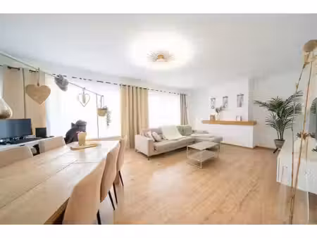 superbe appartement rénové avec garage