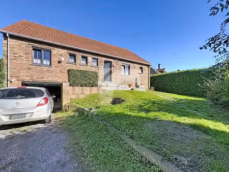 villa dans quartier résidentiel calme