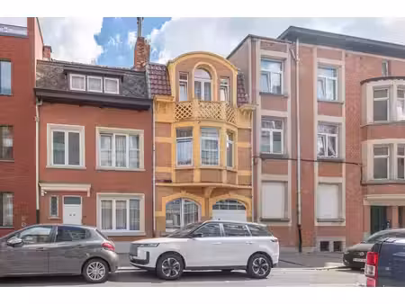 agréable maison - très bon état d'entretien - beaux volumes!