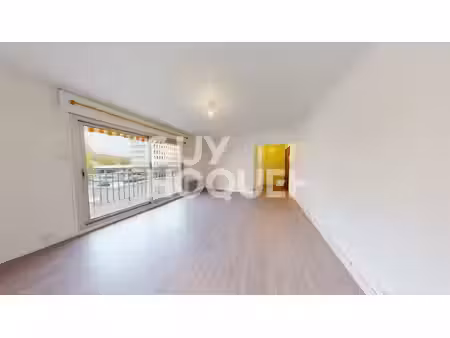 à vendre  appartement de 49 m²  3 pièces à vesoul (70000).