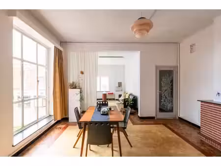app. spacieux et authentique de style art déco avec terrasse