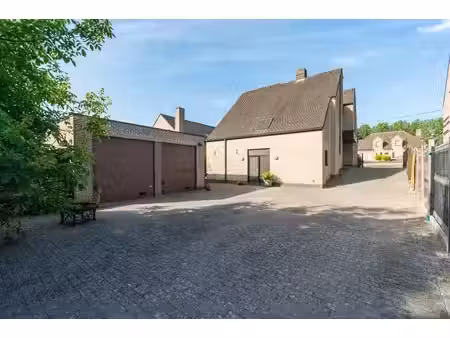 propriété impressionnante avec wellness et 5 chambres à lede