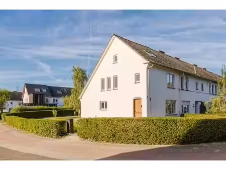 maison prête à emménager avec 4 chmbrs et jardin à merelbeke