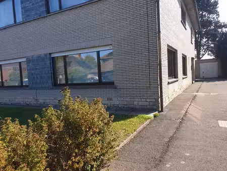 app rez-de-chaussée et parking voiture