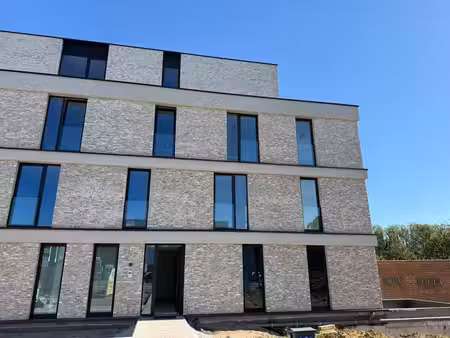 appartement neuf avec 2 chambres.
