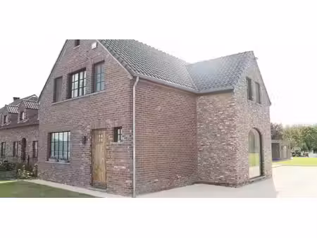 maison à louer à grazen pour € 1.350 avec 3 chambres à coucher