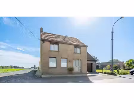 maison à louer à proven pour € 875 avec 3 chambres à coucher