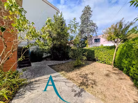 côte pavée - maison individuelle avec jardin