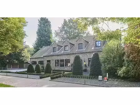 bâtiment commercial à vendre à genk pour € 820.000 avec 4 chambres à coucher