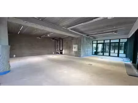 bien commercial à louer à berchem pour € 2.875