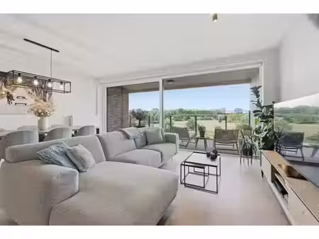 appartement lumineux dans un cadre verdoyant avec vue sur la
