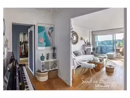 traversant est/ouest – 90 m² – balcon – beaux volumes - très lumineux – idéal famille