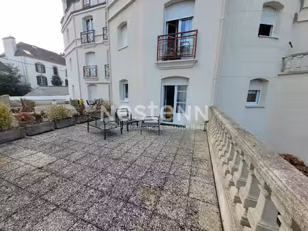 a louer à vannes centre  superbe appartement type 2 meublé de 42m² avec garage et terrasse