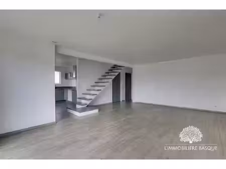 maison récente au calme à bassussarry limite arcangues  proche