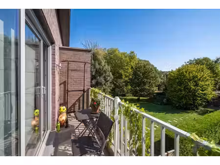 a proximité immédiate du parc