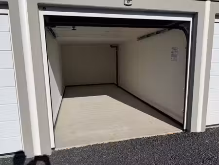 garages fermés individuels à louer – braine-l’alleud