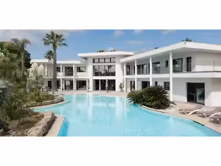 propriété avec piscine et jardin baillargues (34)