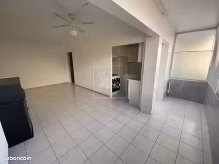 studio 1 pièce 31 m²
