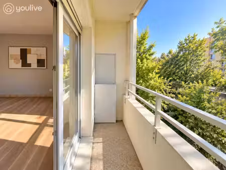 studio avec balcon et cave- rond-point de paris nantes