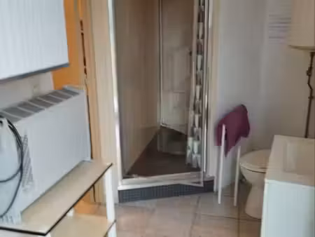 location studio meublé