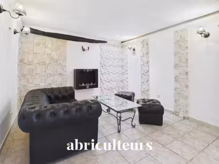 charmante maison de village de 51 m² - au calme en plein centre de callian - sur 3 niveaux