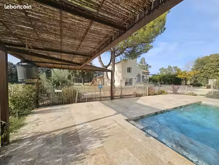 villa d'exception - 3ch - jardin/piscine/garage - pernes les fontaines