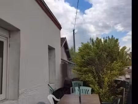 une maison meublé