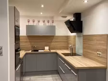 t4 100 m² rénové – 3 chambres – terrasse – parking – dompaire