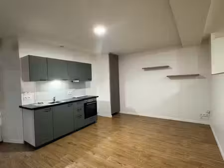 location t1 40 m² centre ville navarrenx