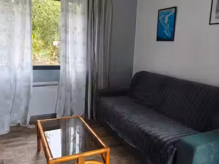 loue f2 rez de jardin