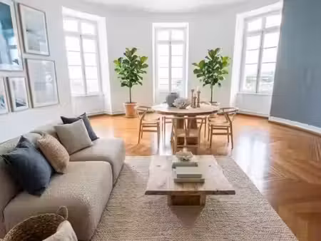 le château — appartement type 2 · parquet rose des vents + jardin + parking