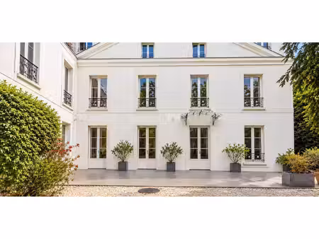 maison contemporaine avec piscine et jardin sevres (92)