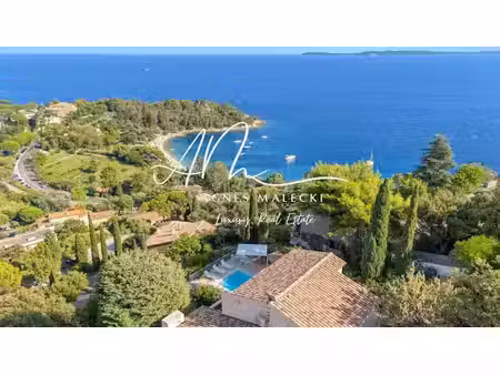 vente villa 7 pièces 207 m² à le lavandou (83980)  2 490 000 €