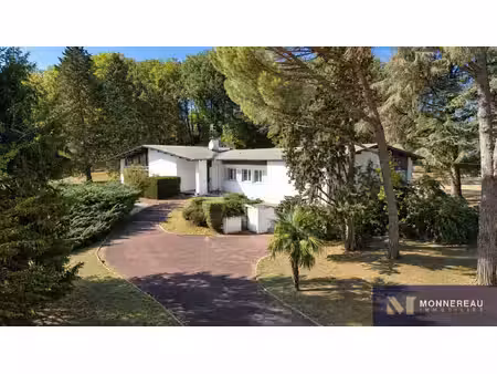 splendide maison d'architecte dans un ecrin de verdure